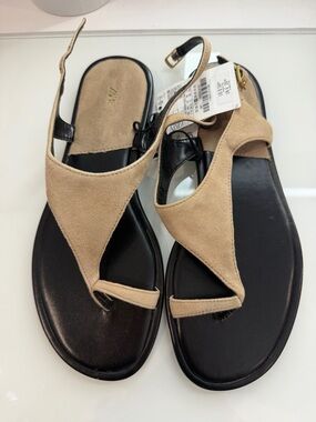 Zara Beige and Black Suede Toe-Ring Sandals
